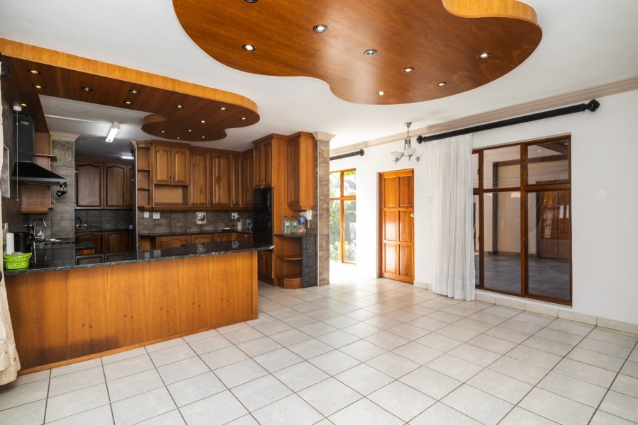 5 Bedroom Property for Sale in Birdwood Estate North West